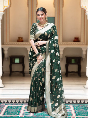 Divastri Woven Banarasi Silk Blend Saree(Green)