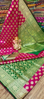 HouseOfCommon Self Design Banarasi Silk Blend Saree(Red, Green)