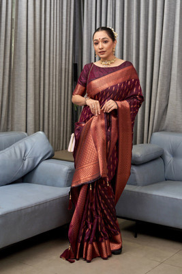 pavanputra fab Self Design Banarasi Jacquard Saree(Maroon)
