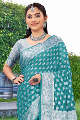 Shopwell Dyed Banarasi Georgette Saree(Multicolor)