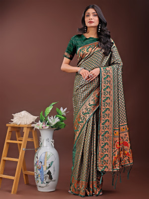 Divastri Woven Kanjivaram Silk Blend Saree(Green)