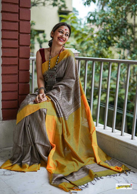 RJSC Embellished Handloom Cotton Jute Saree(Cream)
