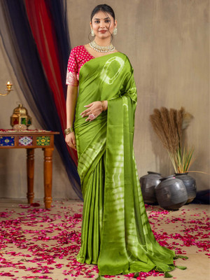 Divastri Printed Hand Batik Silk Blend Saree(Light Green)