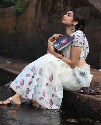 Pervas Color Block Daily Wear Cotton Linen, Silk Blend Saree(White)