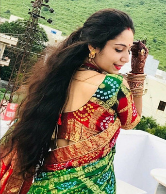 shri vinayak creations Tie-Dye, Woven, Printed Bandhani Art Silk Saree(Multicolor, Green, Red)