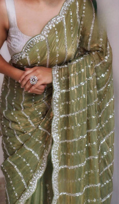 AVIRAT DESIGNER STUDIO Embellished Kanjivaram Silk Blend Saree(Green)