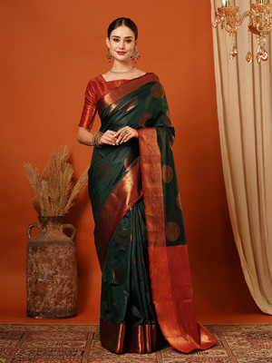 HouseOfCommon Embellished, Woven Bollywood Pure Silk, Jacquard Saree(Dark Green, Red, Gold)