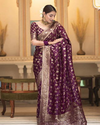 KanjiQueen Woven, Self Design Banarasi Silk Blend, Pure Silk Saree(Magenta, Gold)