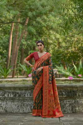 PeachPetals Woven, Floral Print Banarasi Cotton Blend Saree(Dark Green)