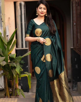YASHIKA Self Design Kanjivaram Silk Blend Saree(Green)