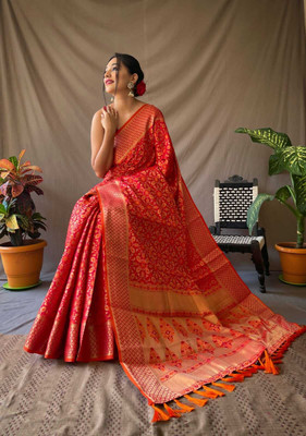 Divastri Embroidered Banarasi Silk Blend Saree(Red)