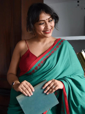 GaurabHandloom Self Design Handloom Cotton Blend Saree(Dark Green)