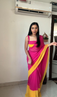 Upalksh Self Design Bollywood Georgette Saree(Pink)