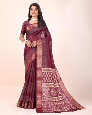 HouseOfCommon Floral Print Kalamkari Cotton Blend Saree(Maroon)