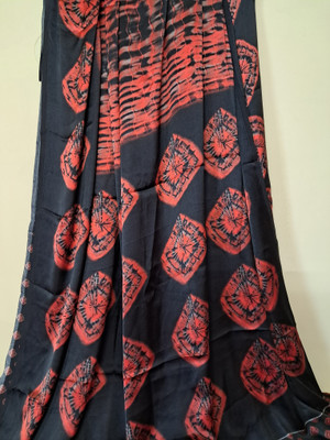 Ambar Lifestyle Printed, Digital Print Bollywood Crepe Saree(Black, Orange)