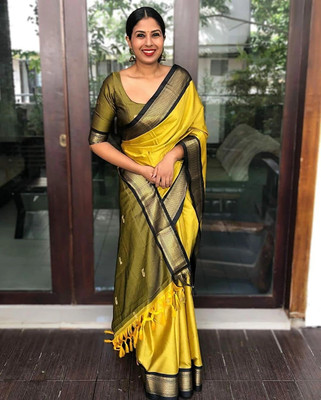 Shruti Bandhani Woven Kanjivaram Pure Silk, Art Silk Saree(Yellow)