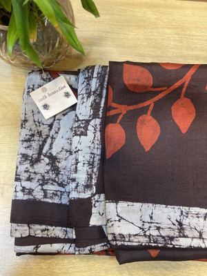 earth komnection Floral Print, Printed, Digital Print Hand Batik Pure Silk Saree(Brown)