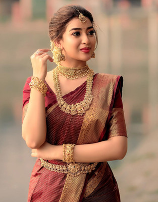 Anmi Woven, Embellished Kanjivaram Jacquard, Silk Blend Saree(Gold, Maroon)