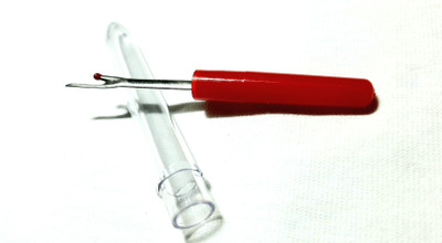 BLJIENT PACK OF 4 PCS SEAM RIPPER WITH PROTECTIVE CAP IN 4 DIFFERENT COLORS. Seam Ripper