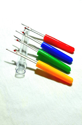 BLJIENT PACK OF 4 PCS SEAM RIPPER WITH PROTECTIVE CAP IN 4 DIFFERENT COLORS. Seam Ripper