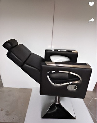 SALOONSIDE Black Mayur Styling Chair with Leg Rest(Black)