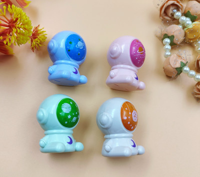 Paper Bear Astronaut Space Sharpener Small Table Sharpener Sharpeners(Set of 4, Multicolor, Green)