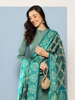 Aarika Wool Solid Women Shawl(Green)