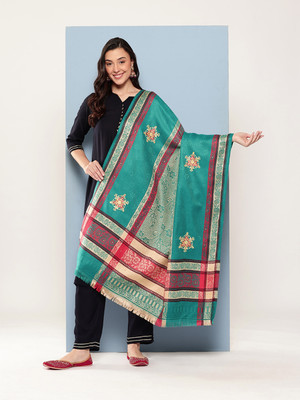 Aarika Wool Solid Women Shawl(Green)