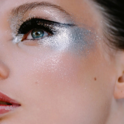 DARVING LOOSE GLITTER POWDER EYESHADOW FOR MULTI USE(SILVER)