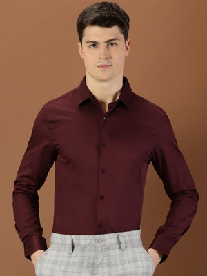 INVICTUS Men Solid Formal Maroon Shirt