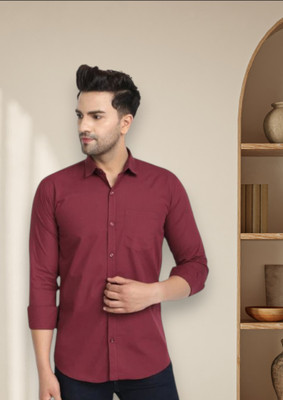 Yaara fashion Men Solid Casual Maroon Shirt