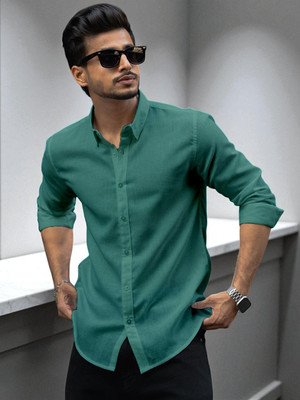 Yanthi Men Solid Casual Green Shirt