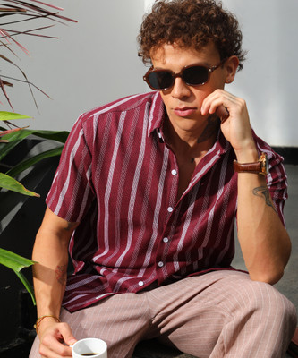 CAMPUS SUTRA Men Solid Casual Red Shirt