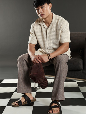 Eszett Men Printed Casual Cream Shirt