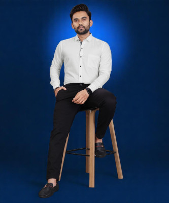 AARVI TRENDY Men Solid Casual White Shirt
