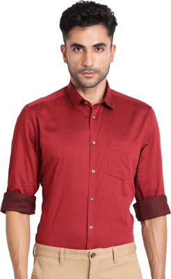 INDIAN TERRAIN Men Solid Casual Maroon Shirt