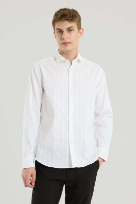 Snitch Men Striped Casual White Shirt