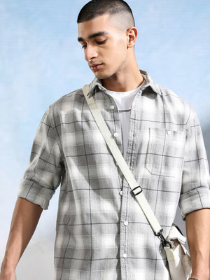 HIGHLANDER Men Checkered Casual Grey Shirt