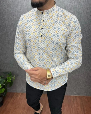 Aarnaosns Men Printed Casual White Shirt