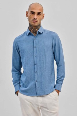 Snitch Men Solid Casual Blue Shirt