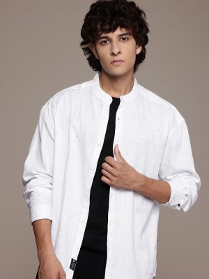 Roadster Men Solid Casual White Shirt