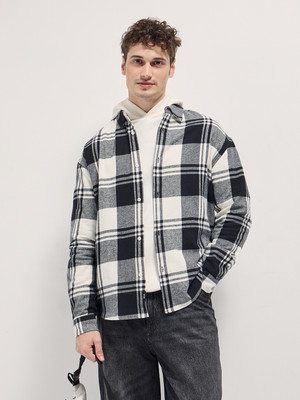 THE BEAR HOUSE Men Checkered Casual Black Shirt