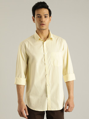 INDIAN TERRAIN Men Solid Casual Yellow Shirt