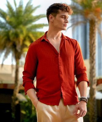 CAMPUS SUTRA Men Solid Casual Orange Shirt
