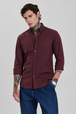 Snitch Men Solid Casual Maroon Shirt