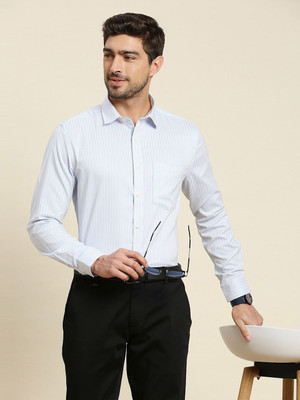 INVICTUS Men Striped Formal White Shirt