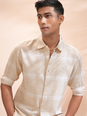 HIGHLANDER Men Solid Casual Beige Shirt