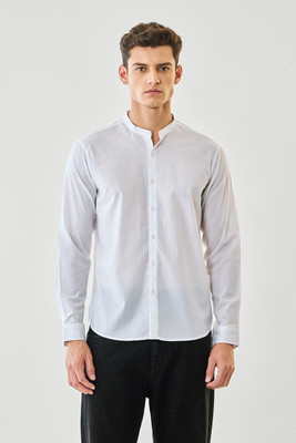Snitch Men Solid Casual White Shirt