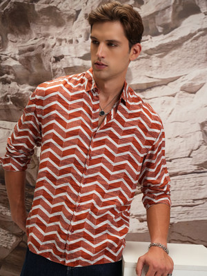 HIGHLANDER Men Printed Casual Red Shirt