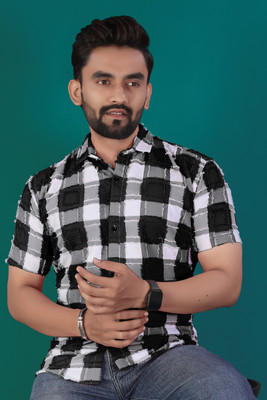 PEARL OCEAN Men Checkered Casual Black Shirt